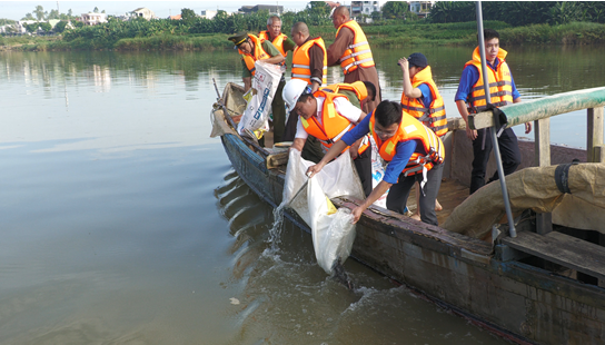 Thả cá phóng sinh, tái tạo nguồn lợi thủy sản trên sông Trà Khúc