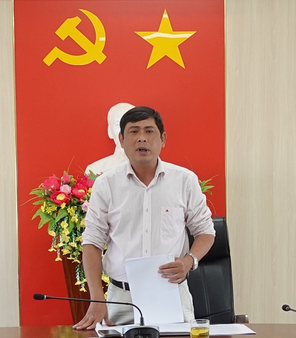 Phó Giám đốc Sở Nông nghiệp và Phát triển nông thôn Nguyễn Quang Trung làm việc với Trung tâm Khuyến nông