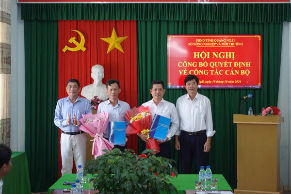 CÔNG BỐ CÁC QUYẾT ĐỊNH BỔ NHIỆM PHÓ GIÁM ĐỐC TRUNG TÂM GIỐNG