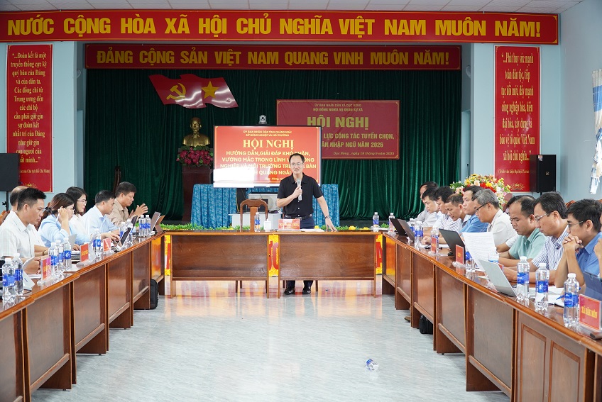 5_Lanh_dao_So_Nong_nghiep_va_Moi_truong_truc_tiep_lam_viec__thao__go_kho_khan_trong_linh_vuc_dat_dai_cho_cac_xa__phuong_bc3ca